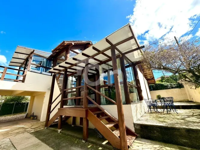 Casa de 3 dormitórios no Rio Tavares