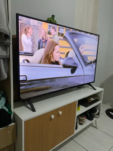 Vendo tv50 nova com rack