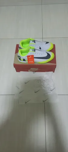 Chuteira Society Nike - Tamanho 39