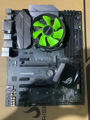 Kit ASUS ROG STRIX B250-F GAMING + Intel Core i5-7500