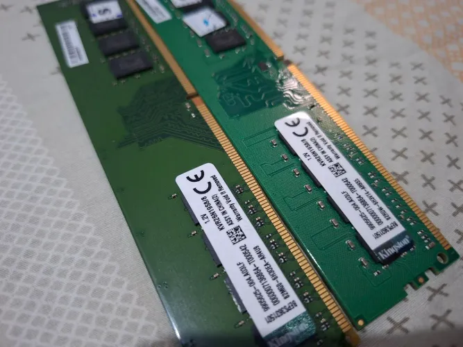 Memória Kingston DDR4 -16 GB (2 x 8GB ) 