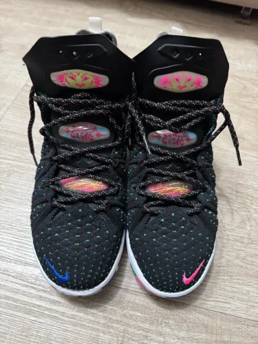 Nike LeBron 18 ?James Gang?