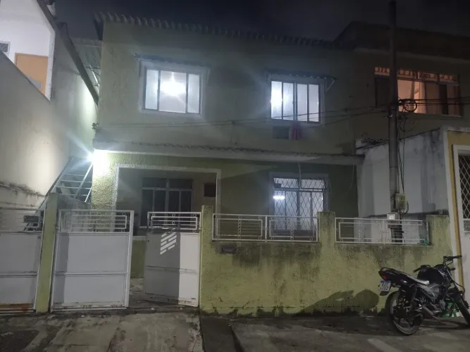 CASA A VENDA CANCELA PRETA 