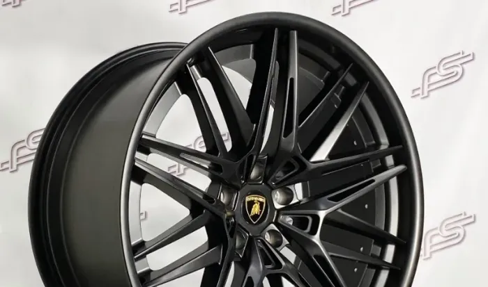 Jogo De Rodas lamborghini Urus Forged 2 peças Preto Semi-Brilho 5x130 - 23x10 e 23x11,5 Of