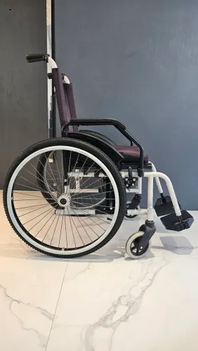 CADEIRA DE RODAS IMPECÁVEL! LEIA DESCRIÇÃO