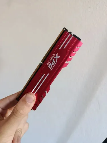 Memória RAM XPG Gammix D10 8GB DDR4 3200MHz CL16 Vermelha