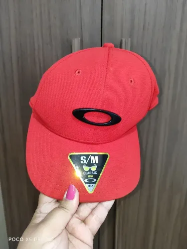 Boné Oakley maravilhoso 