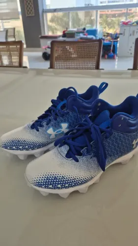 Chuteira de Futebol Americano Under Armour Spotlight 3.0 (Tamanho 37) Azul