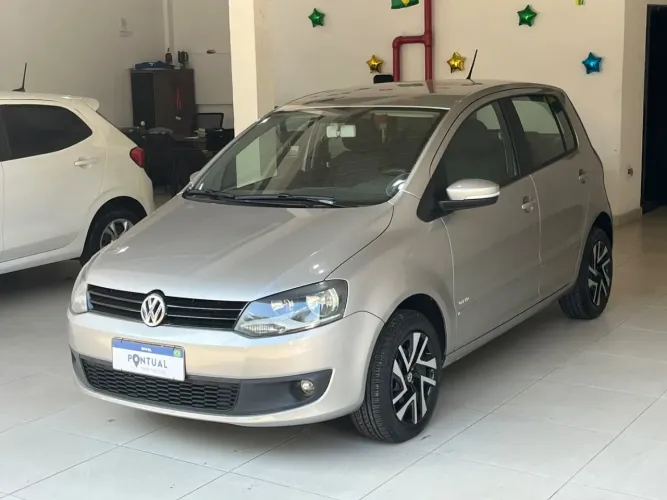Volkswagen Fox 1.0 MI Total Flex 8V 5P 2014