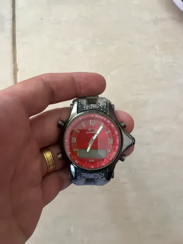 Relógio Estilo Oakley Holeshot - Design Robusto - Red Dial