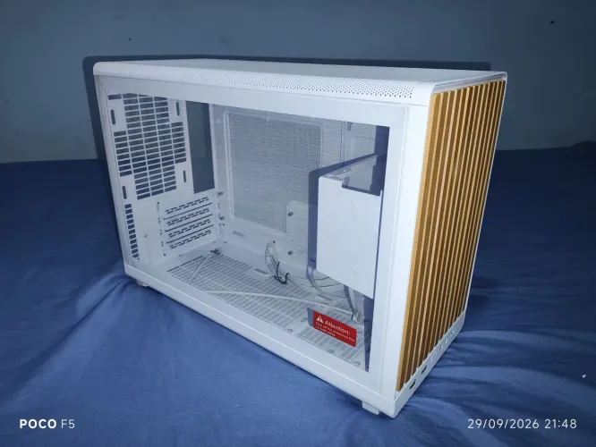 Gabinete Lian li A3 - Micro ATX Wood Edition Branco