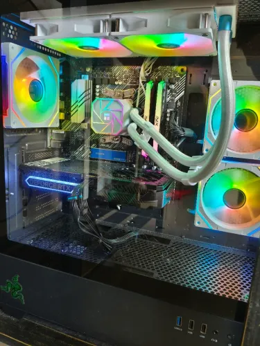 Vendo pc amd 7 5700x3d. 4060ti zotac