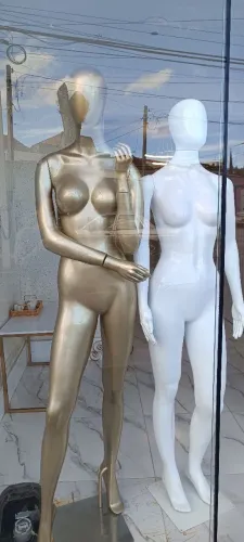 Móveis para loja de roupas