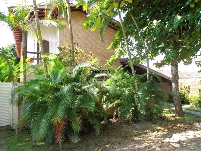 Casa para venda em Condominio Lagoinha de 271.00m² com 3 Quartos, 3 Suites e 2 Garagens