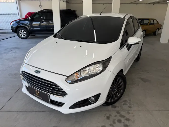 Ford Fiesta Titanium 1.6 16V Flex Mec. 2015