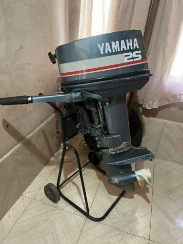 Troco motor yamaha 25 por mercury de 15 hp