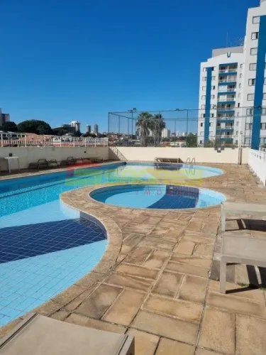 Apartamento com 3 dormitórios à Venda, 63m² por R$ 425.000
