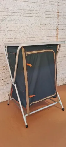ARMÁRIO DE CAMPING