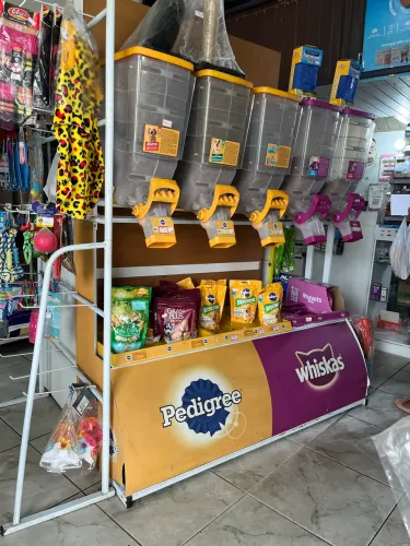 Armário Expositor de Ração a Granel para Petshop