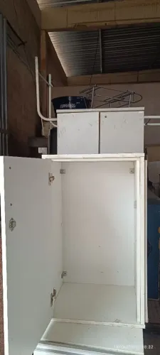 Vendo armário de uma porta