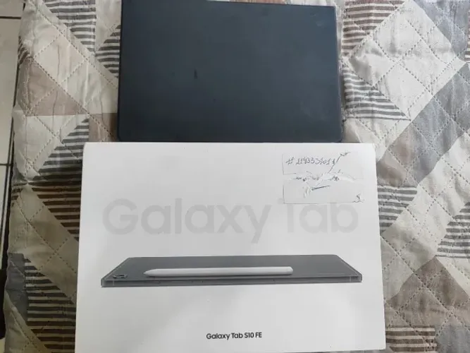 Tablet Samsung Galaxy Tab S10 FE com Capa e Caneta S Pen