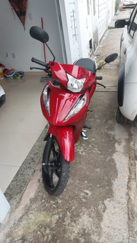 Vendo BIZ top de linha emplacada ZERO km
