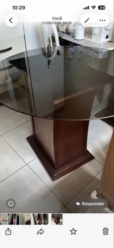 Vendo mesa base de madeira vidro redondo de 1m sem cadeira 400 reais