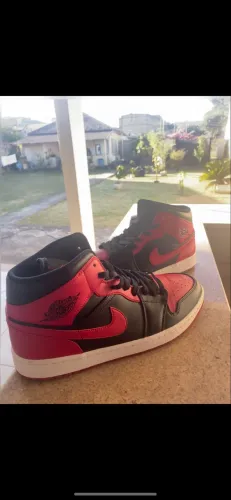 Tênis Jordan 45 clássico original vermelho e preto