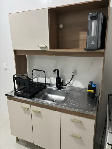 Cozinha compacta off white 4 portas