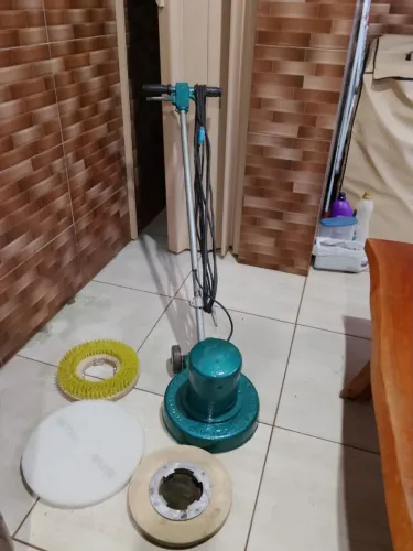 Enceradeira industrial bem conservada