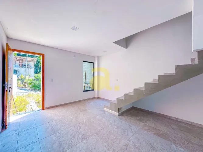 SOBRADOS A VENDA COM 2 SUÍTES NO BAIRRO VELHA CENTRAL EM BLUMENAU!
