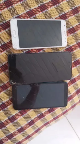 Celular com defeito