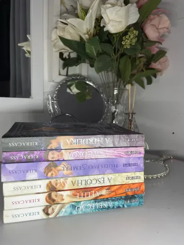 Box completo A seleção + o livro Felizes Para Sempre*