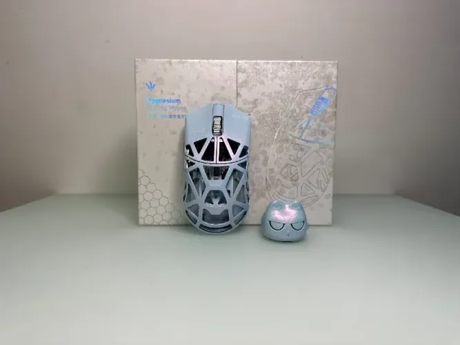 Mouse Gamer WLmouse Beast X Mini - Liga de magnésio