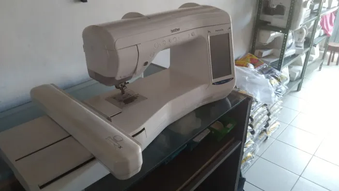 Vendo máquina de bordar !