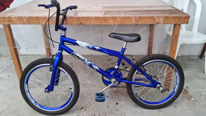 Vendo bicicleta nova
