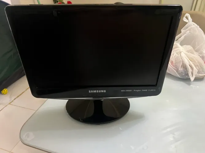 Monitor Samsung 16 polegadas