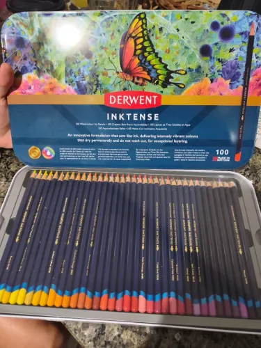 Lápis de Cor Aquarelável Derwent Inktense 72 Cores Estojo Lata lacrado
