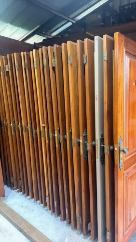 Porta De Madeira Maciça Louro Freijó Com Marco Itaúba 80x210 - 20 Unidades