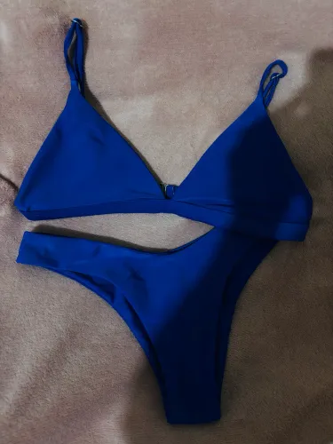biquíni azul