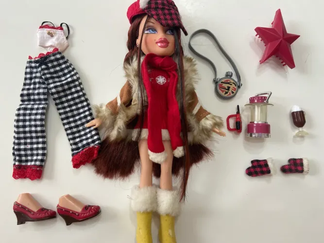 Boneca bratz campfire Phoebe 2005