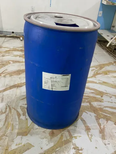 Vendo tambor de 200 litros 80$