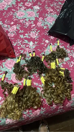VENDO CABELO BRASILEIRO CURTO LOIRO CACHEADO 300 GRAMAS