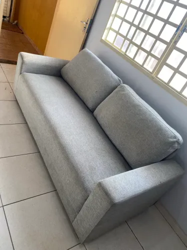 Sofá Herval 3 lugares cinza claro