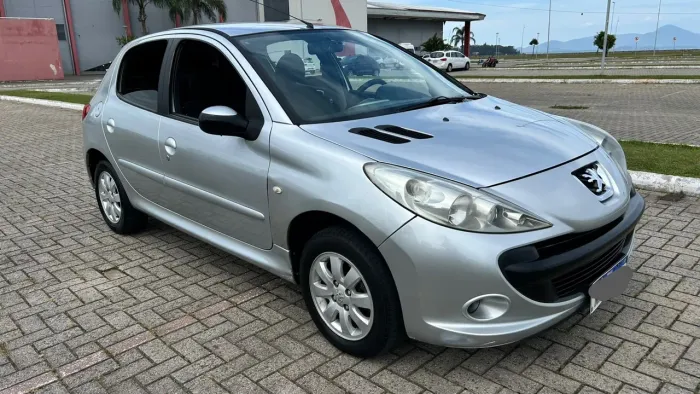 Peugeot 207 XR Sport 1.4 Flex 8V 5P 2010