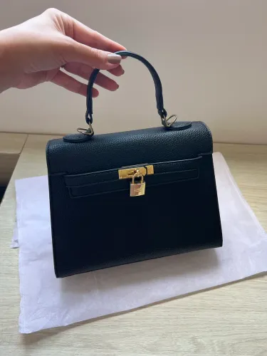 Bolsa Média Preta
