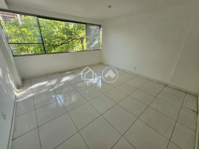 Sala comercial excelente com Banheiro e janela para rua no Alugel Barro preto