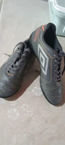 Chuteira da umbro 
