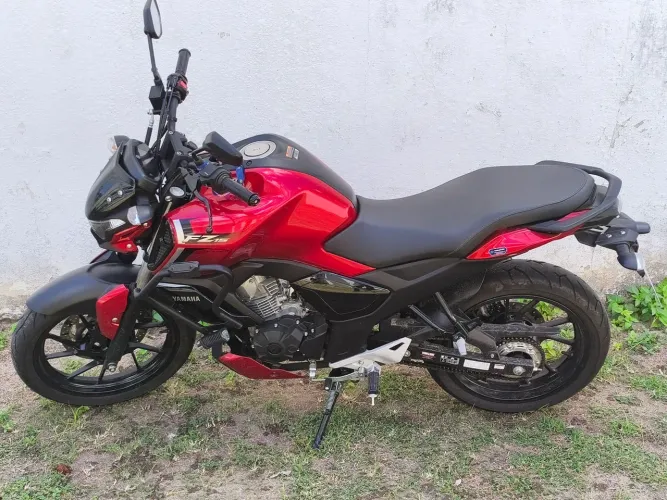 VENDO YAMAHA FZ15 2026 VERMELHA 22.500