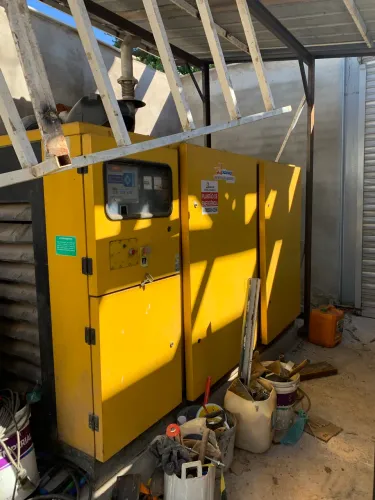 Gerador de energia 122KVA